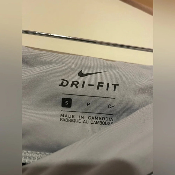Nike Gray Dri-Fit Leggings - Picture 4 of 5